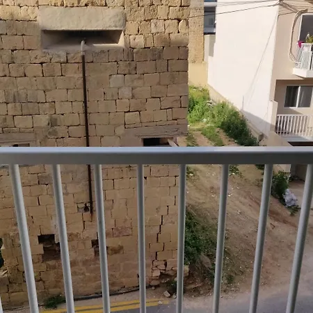 Welcoming One Bedroom Appartamento